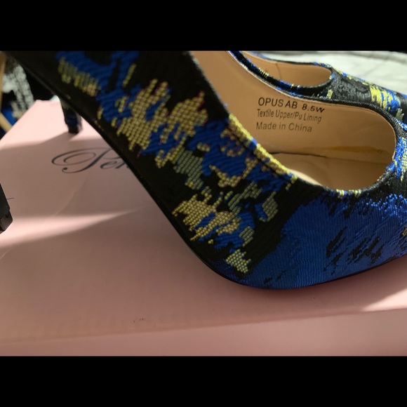 Penny Loves blue pumps - Picture 4 of 4